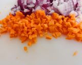 Foto del paso 3 de la receta: Salmón a la plancha con papas asadas y salsa de langostinos