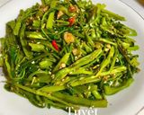 Hình bước làm 2 của món Cơm nhà 3 món :canh bí xanh nấu tôm khô, rau muống xào sả ớt, cá trê vàng chiên chấm mắm gừng