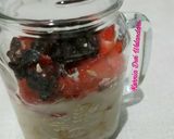 Foto langkah ke 5 dari resep Overnight Oat (Banana, Strawberry and Raisin).