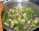 Foto del paso 4 de la receta: Cazuela de alubias con marisco