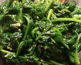 Foto langkah ke 2 dari resep Tumis Bayam/ Sautéed Spinach.
