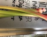 Une image de l'étape 1 de Gâteau léger à la rhubarbe et crème de citron.