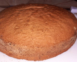 Foto del paso 4 de la receta: Bizcochuelo clásico con dulce de leche y merengue..