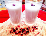 रोज़ मिल्क शेक(rose milk shake recipe in hindi) रेसिपी चरण 3 फोटो