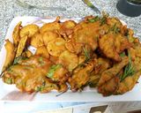 A picture of step 3 of Palak ke pakoray.