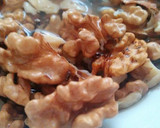 Foto del paso 1 de la receta: Crema de champiñones con nueces y agua de mar