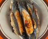 Foto langkah ke 5 dari resep Ikan bakar kembong isi tengah.