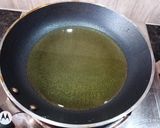 A picture of step 2 of Soyabean white gravy.