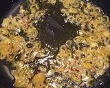 Foto langkah ke 3 dari resep Ayam goreng mentega.
