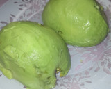 Foto del paso 2 de la receta: Tostadas de salmón ahumado con aguacate y queso Philadelphia