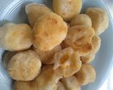 Hình bước làm 3 của món Bánh nếp chiên nhân mứt khóm