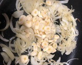 Foto del paso 2 de la receta: Sopa de almejas y sepia a mi manera