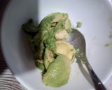 Une image de l'étape 2 de Verrine Saumon,Avocat et Surimi.