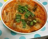รูปขั้นตอนการทำที่ 5 ของ ต้มยำไข่เจียวหมูสับน้ำข้น