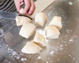 Hình bước làm 8 của món Bánh bao đào tiên nhân pizza