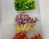 Foto langkah ke 2 dari resep Mie Goreng Jawa Spesial.