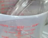 A picture of step 5 of Cucumber juice and refreshing water.