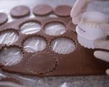 A picture of step 6 of Milk Chocolate Ganache Cookies.