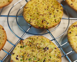 Foto del paso 8 de la receta: Galletas de pistacho y cardamomo
