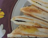 Foto langkah ke 6 dari resep Roti Tawar Meses Panggang Teflon Pasutri Kost.