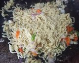 Foto langkah ke 3 dari resep Indomie Nyemek Sederhana | Mudah Simpel Enak.
