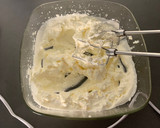 Foto del paso 2 de la receta: Helado de oreo con galleta