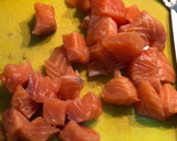 Foto del paso 2 de la receta: Ensalada de espinacas de la huerta española con salmón a la plancha