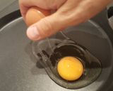 Tökéletes tükörtojás recept fázis 2 fotója