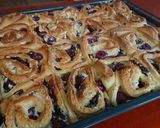 Habos, csokis, meggyes csiga recept fázis 27 fotója
