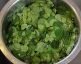 A picture of step 1 of Sickle senna leaves stir fry.