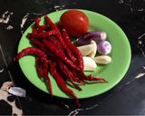 Foto langkah ke 1 dari resep Udang dan Telur Puyuh Balado.
