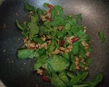 รูปขั้นตอนการทำที่ 4 ของ ข้าวกะเพราไก่ไข่ดาว