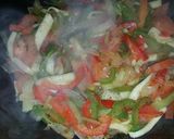 Foto del paso 1 de la receta Fideos cristal con calabacín salteado y verduras