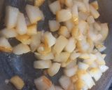 Foto del paso 4 de la receta: Ensalada Tibia de Peras, Apio y Queso Azul