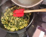 Foto del paso 3 de la receta: Espaguetis veggie con acelgas y piñones