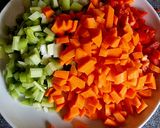 Vegán lencse leves sok zöldséggel recept fázis 2 fotója