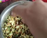 A picture of step 2 of Ragi spourts bhel.