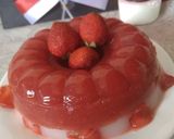 Foto langkah ke 4 dari resep Puding Stroberi Merah Putih.