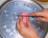 A picture of step 5 of Steamed rose buns.