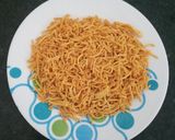 તીખી સેવ (Tikhi Sev Recipe In Gujarati) રેસીપી સ્ટેપ4ફોટો