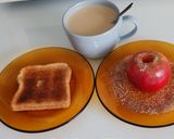 Foto del paso 3 de la receta: CAFE CON LECHE, 1 REBANADA DE PAN CON ACEITE Y MANZANA