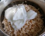 A picture of step 2 of Dahi vada.