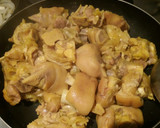 Foto del paso 3 de la receta: Manitas de cerdo en salsa