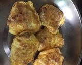Foto langkah ke 5 dari resep Lobak putih masak Daging ayam cincang Goreng telur.