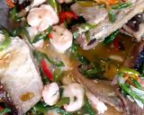 Foto langkah ke 3 dari resep Oseng Pedas Ikan Pari & Udang.