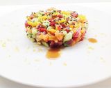 Foto del passaggio 4 della ricetta Insalata di tartare salmone e tonno