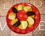 Fehér - és étcsokiba mártott kardamomos keksz 🍪 recept fázis 10 fotója