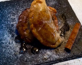 Foto del paso 3 de la receta: Empanadillas rellenas de plátano a la miel con piñones