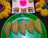 ओल्या खोबर् याची करंजी (olya khobryachi karanji recipe in marathi) रेसिपी स्टेप 3 फोटो 