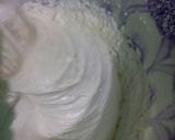 Foto langkah ke 5 dari resep Bolu Kukus Pelangi 2 Telur.